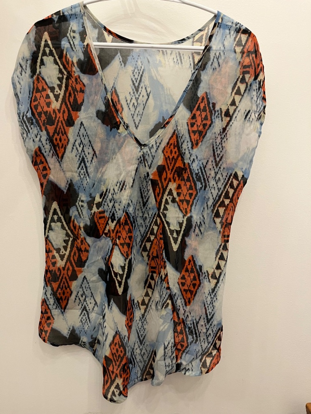 Abstract Print Top - Picture 2 of 5